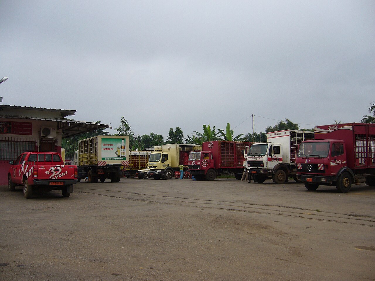 Beer transport in Edéa, Cameroon